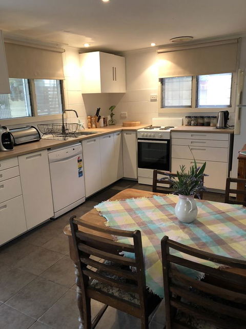 Goolwa Marinerâ€™s Cottage - Free Wifi And Pet Friendly - Centrally Located In Historic Region - Travel Search 20