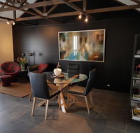 Irongate Studio BB - Travel Agents