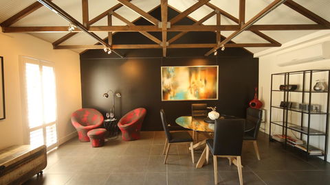 Irongate Studio B&B - Travel Agents 15