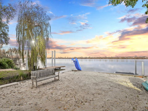 Muse On The Murray - Travel Search 5
