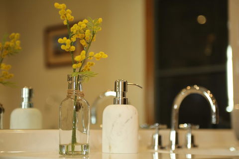 William Hunt's Retreat - Cypress Studio - Travel Agents 17