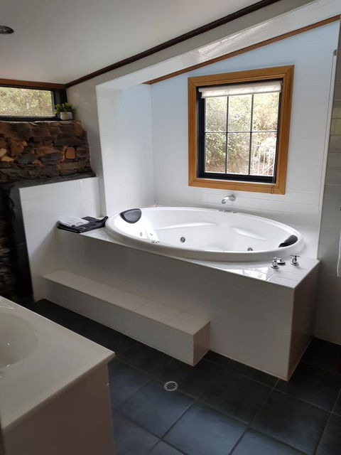 William Hunt's Retreat - Cypress Studio - Travel Agents 3