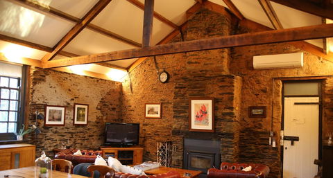 William Hunt's Retreat - Cypress Studio - Travel Agents 18