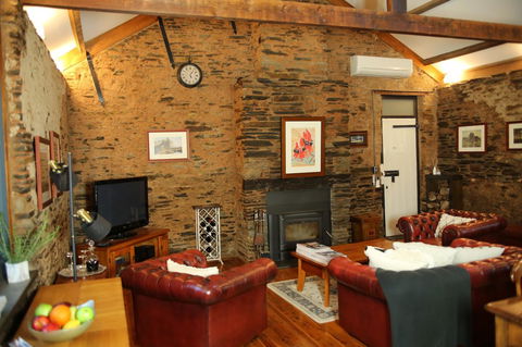 William Hunt's Retreat - Cypress Studio - Travel Agents 14