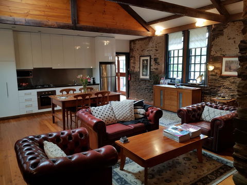 William Hunt's Retreat - Cypress Studio - Travel Agents 1