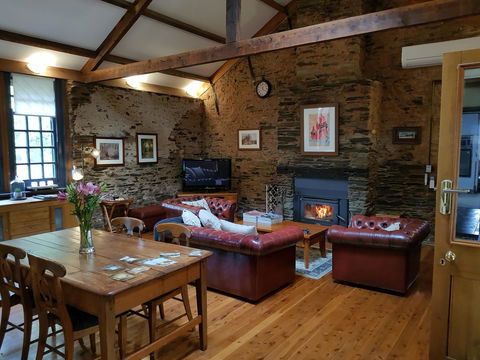 William Hunt's Retreat - Cypress Studio - Travel Agents 0