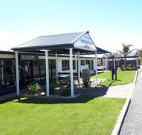 Meningie's Waterfront Motel - Cruises Travel