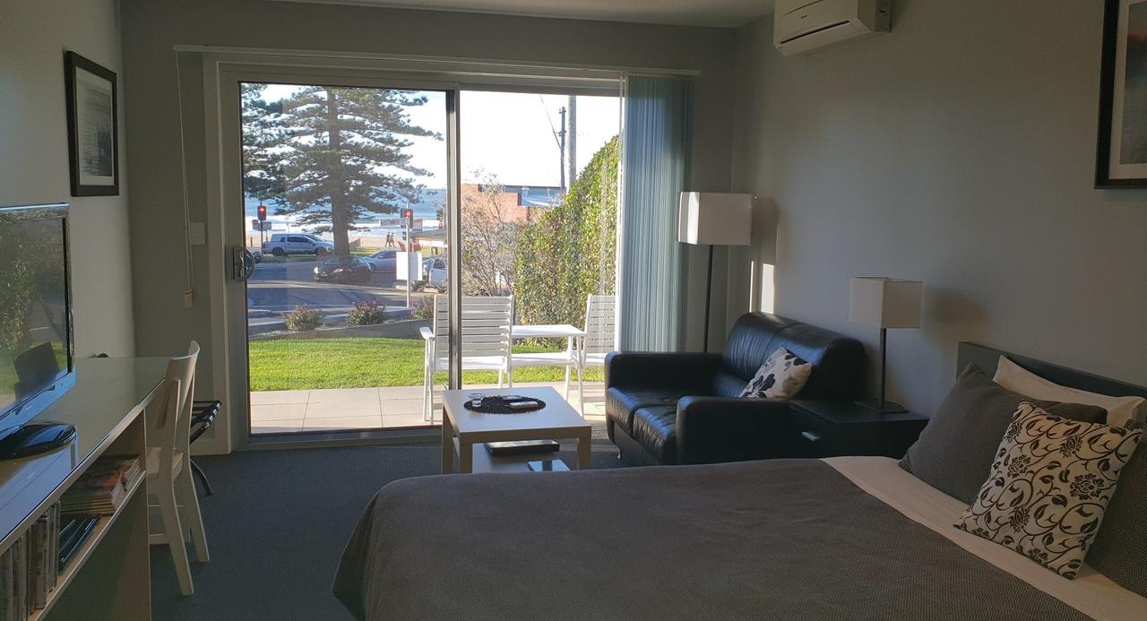 Austinmer NSW Travel Search