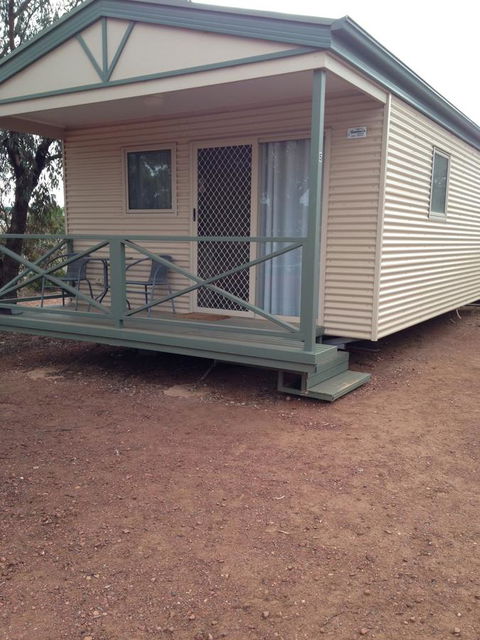 Wudinna Gawler Ranges Motel And Caravan Park - Cruises Travel 18