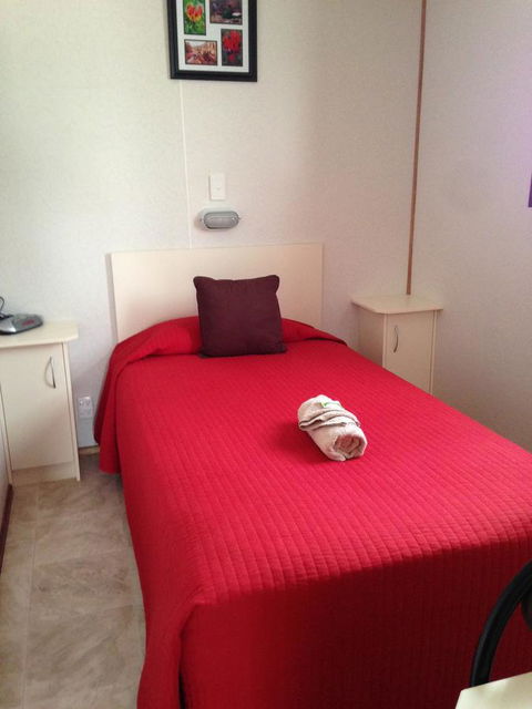 Wudinna Gawler Ranges Motel And Caravan Park - Cruises Travel 12
