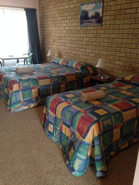 Wudinna Gawler Ranges Motel And Caravan Park - Cruises Travel 10
