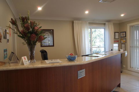 Alexander Cameron Suites - Tourism Guide 24