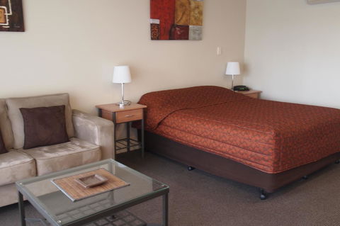 Alexander Cameron Suites - Tourism Guide 25