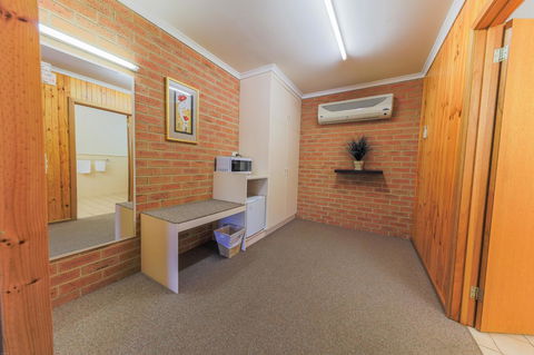 Country Roads Motor Inn Naracoorte - Travel Search 5