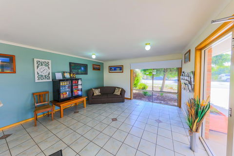 Country Roads Motor Inn Naracoorte - Travel Search 37