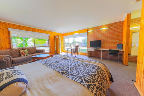 Country Roads Motor Inn Naracoorte - Travel Search 0