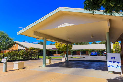 Country Roads Motor Inn Naracoorte - Travel Search 1