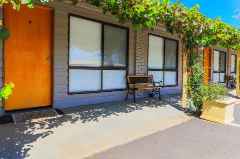 Country Roads Motor Inn Naracoorte - Travel Search 24