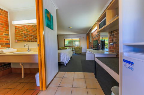 Country Roads Motor Inn Naracoorte - Travel Search 12