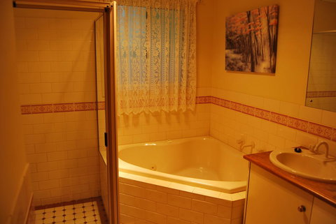 A Secret Treasure - Travel Agents 10