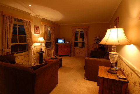 A Secret Treasure - Travel Agents 6