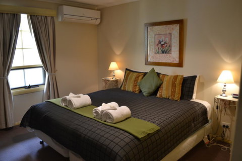 A Secret Treasure - Travel Agents 7