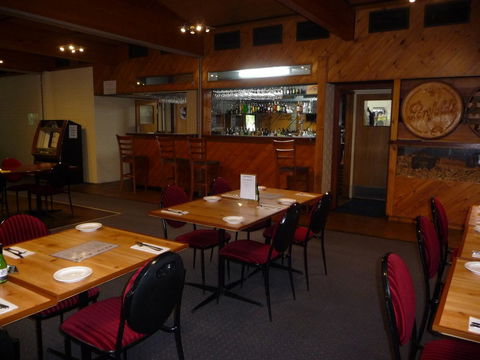 The Wine Vine Hotel - Travel Search 8