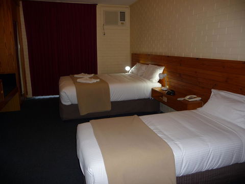 The Wine Vine Hotel - Travel Search 3