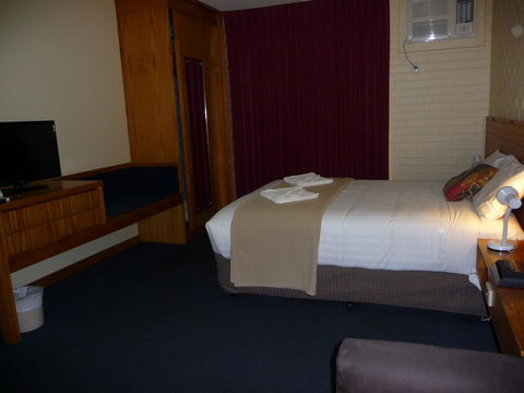 The Wine Vine Hotel - Travel Search 4