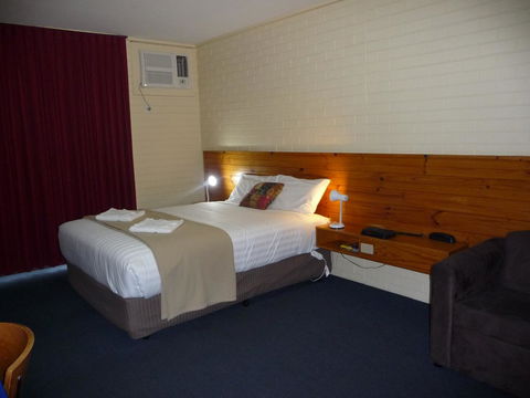 The Wine Vine Hotel - Travel Search 5