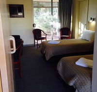 Roxby Downs Motor Inn - Cruises Travel