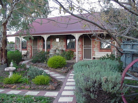 Langmeil Cottages - Travel Search 10