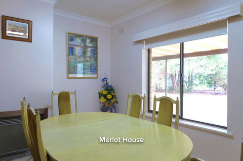 The Lyndoch Motel - Cruises Travel 30