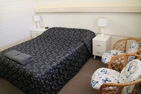 Renmark Motor Inn - Cruises Travel 13