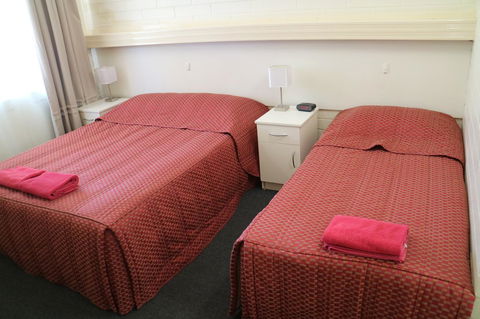 Renmark Motor Inn - Cruises Travel 16
