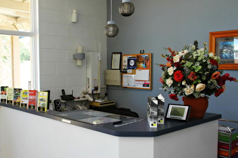 Renmark Motor Inn - Cruises Travel 10