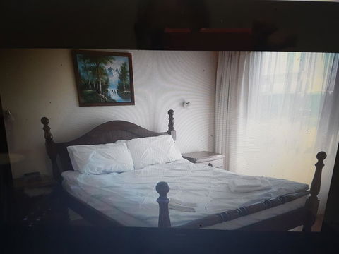 Glenelg Shores - Travel Search 4