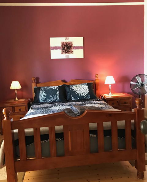 Armadale House - Kingscote - Travel Search 8