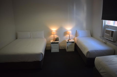 Ambassadors Hotel - Tourism Guide 15