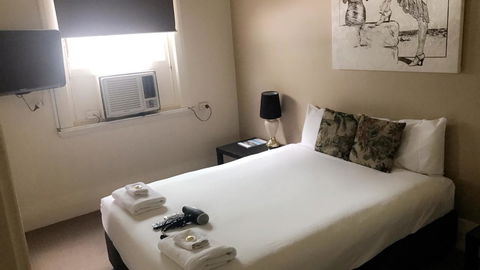 Ambassadors Hotel - Tourism Guide 33