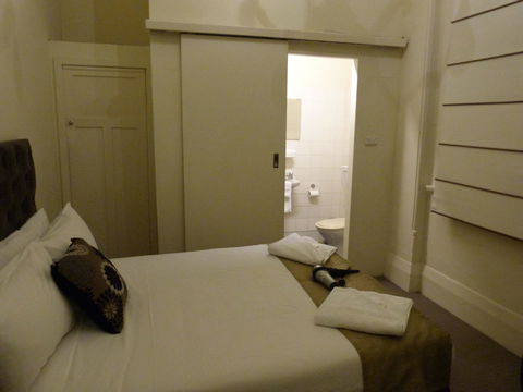 Ambassadors Hotel - Tourism Guide 11