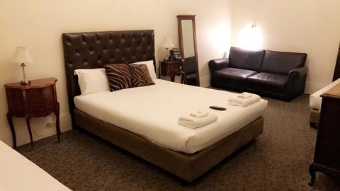 Ambassadors Hotel - Tourism Guide 29