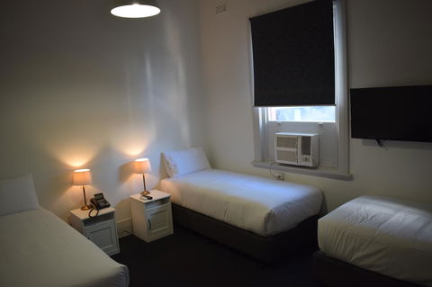 Ambassadors Hotel - Tourism Guide 17