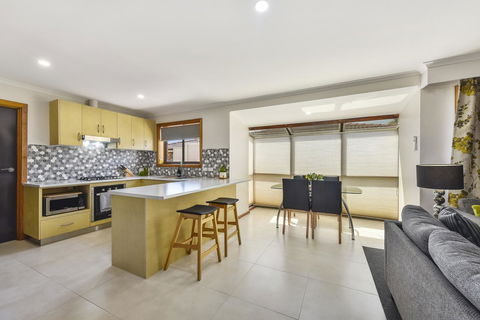 City Four Apartment - Travel Search 0