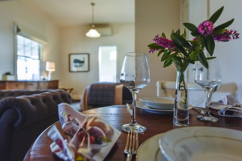 Railway Cottage In Beachport - Cruises Travel 5
