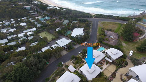 Boom 6 Boomerang Beach - Travel Search 6