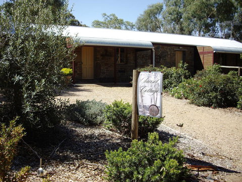 1860 Wine Country Cottages - Tourism Guide 22