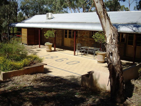 1860 Wine Country Cottages - Tourism Guide 5