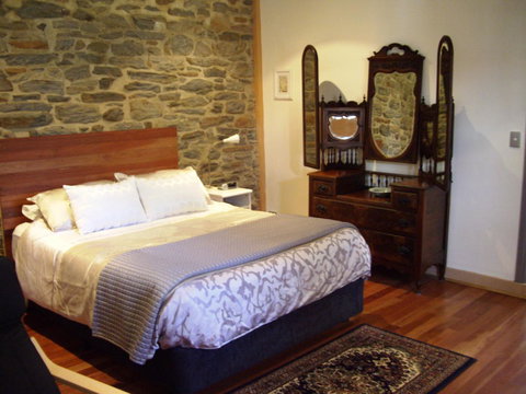 1860 Wine Country Cottages - Tourism Guide 4
