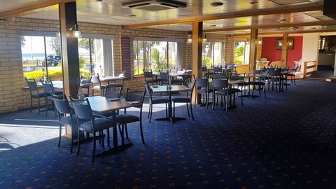 Lacepede Bay Motel - Cruises Travel 9